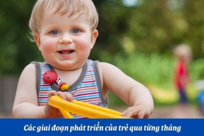 Chuyên gia y tế tư vấn về sự phát triển và chọn đồ cho bé