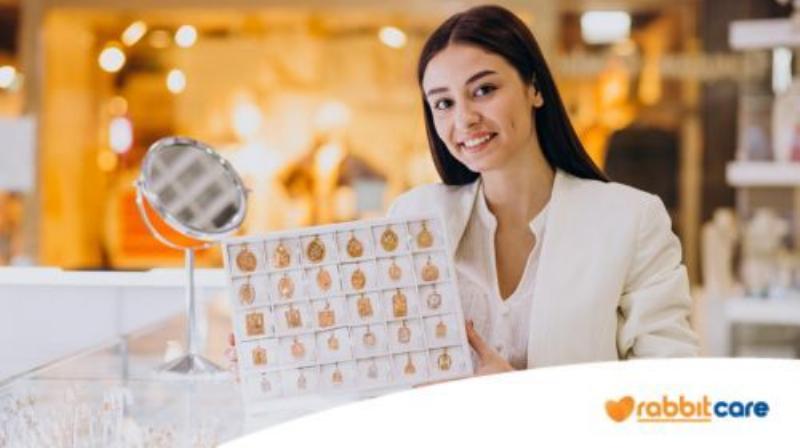 Hình ảnh mặt tiền hoặc bên trong một cửa hàng vàng uy tín (ví dụ: SJC, PNJ, DOJI)