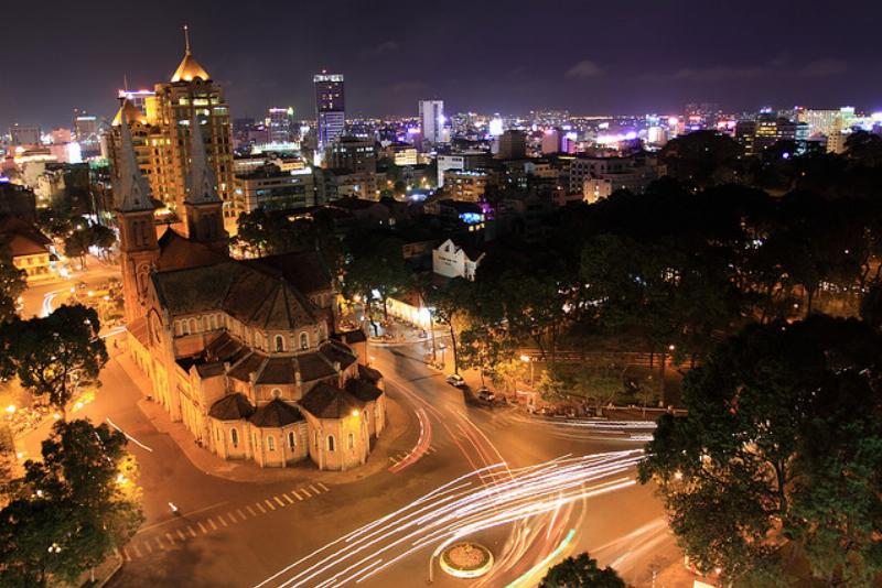 Hình ảnh biểu đồ hoặc danh sách các yếu tố ảnh hưởng đến giá vé xe khách Đà Nẵng Hà Nội