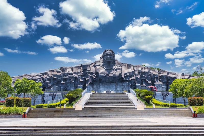 Những bức bích họa đầy màu sắc tại Làng Bích Họa Tam Thanh, điểm du lịch gần Sân bay Chu Lai