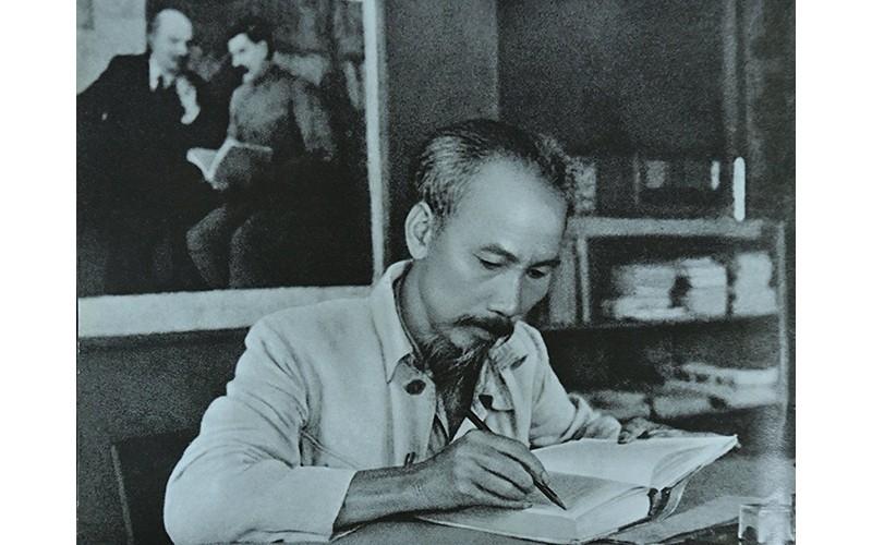 Hình ảnh minh họa lời chúc sinh nhật người yêu trong mối quan hệ lâu dài với yếu tố kỷ niệm