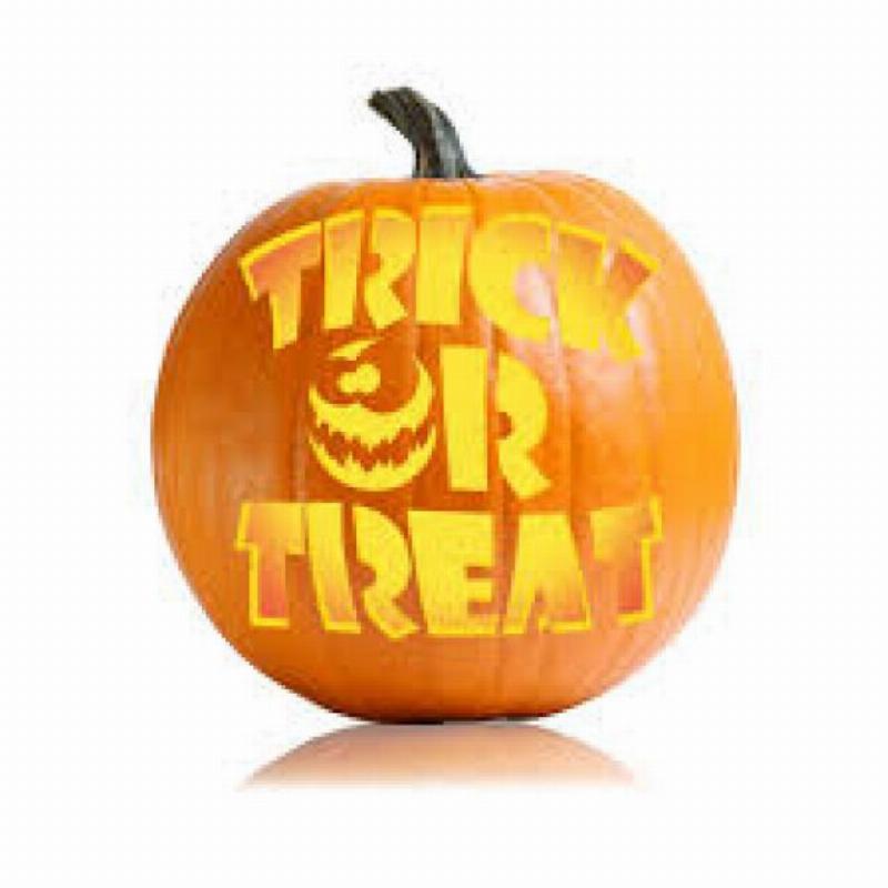 Hình ảnh tái hiện lễ hội Samhain của người Celt cổ đại với đống lửa lớn, người dân mặc trang phục bằng da động vật, trong bối cảnh nông thôn xưa, minh họa nguồn gốc của ngày Halloween là ngày mấy.