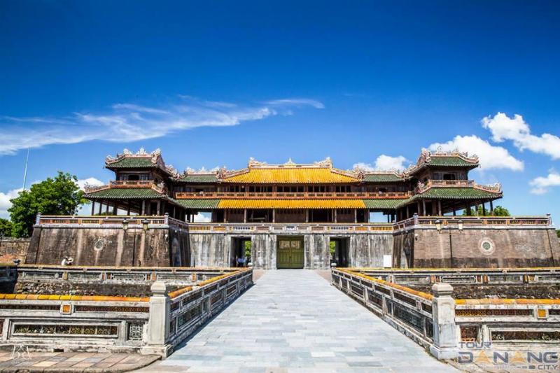 Phố cổ Hội An gần Đà Nẵng, điểm tham quan văn hóa lịch sử.