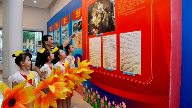 20/5 Là Cung Gì? Tìm Hiểu Chi Tiết Về Tính Cách, Tình Yêu & Sự Nghiệp Của Cung Song Tử