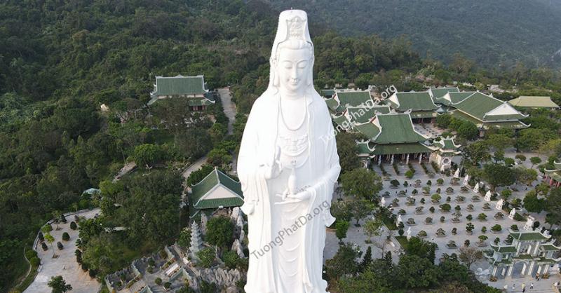 Tượng Phật Quan Âm chùa Linh Ứng Sơn Trà, điểm du lịch tâm linh Đà Nẵng.