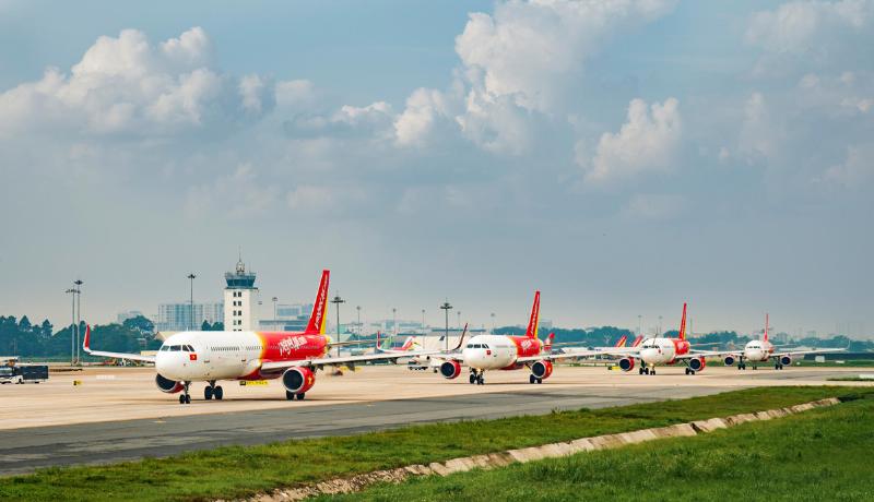Hình ảnh minh họa các hành động cần thực hiện khi chuyến bay Vietjet Air bị thay đổi hoặc hủy, bao gồm liên hệ hãng, nắm quyền lợi, tìm phương án thay thế